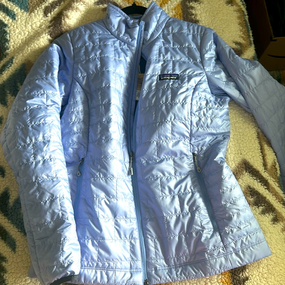 NWT Women’s Patagonia Nano Puff Jacket in pale periwinkle